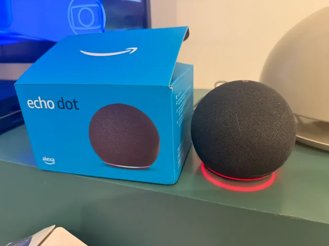 Alexa Dot geração 5 comprada em Miami