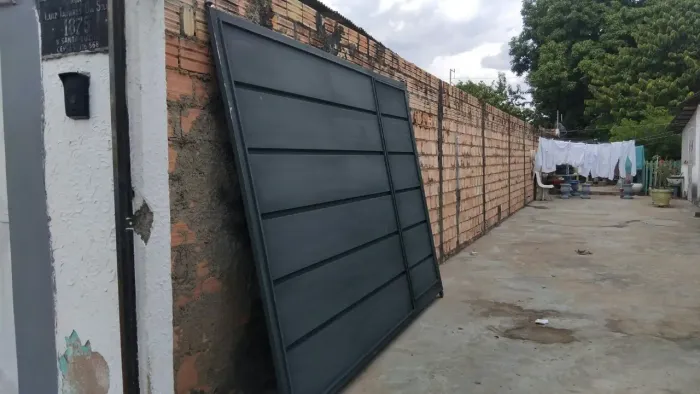 Vende se esse Portão 220x320 12x no cartão 