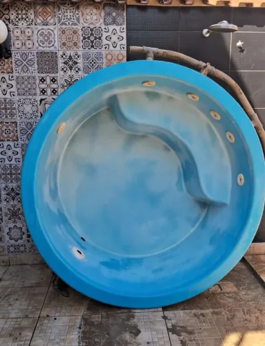 Vendo piscina completa Medidas 1,80 x Prof 0,75,com a Bomba e o filtro Luiz *