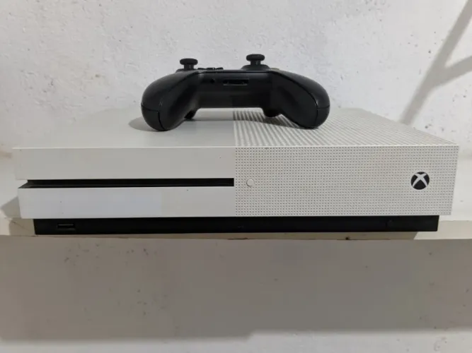 XBOX ONE S 500GB