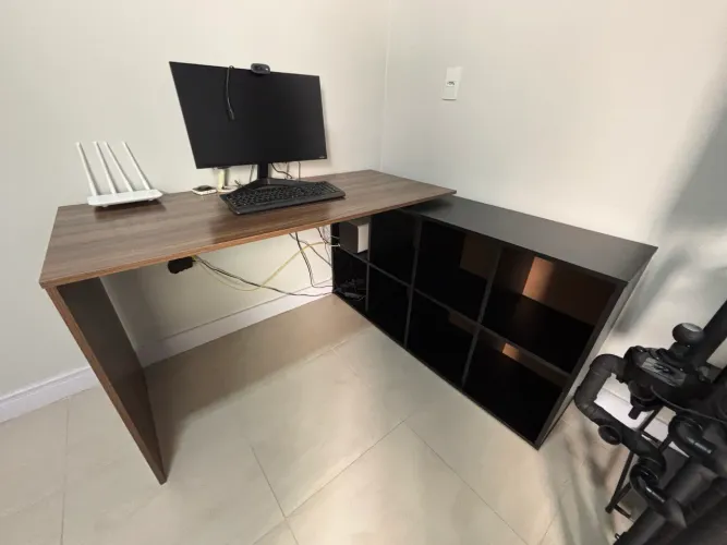 Mesa Escritório com Nichos