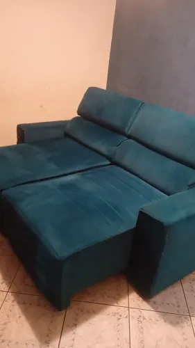 Vendo sofá retrátil 2 lugares em ótimo estado entrego passo cartão de crédito