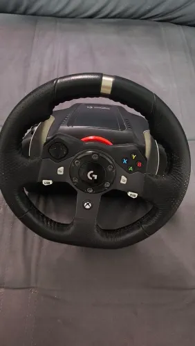 Volante Logitech G920, com Suporte Xtreme Sim Racing.