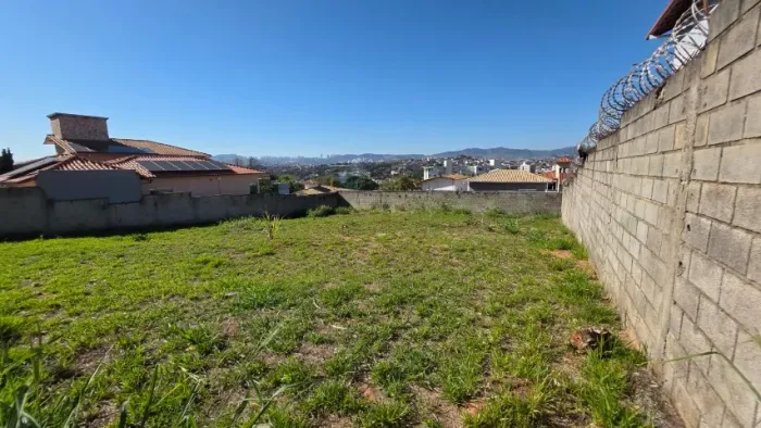 LOTE A VENDA BAIRRO JOÃO PINHEIRO - BELO HORIZONTE (MG)