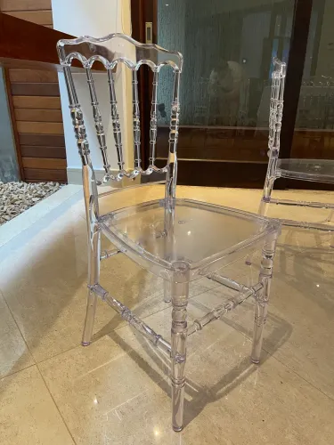 Aluguel de Cadeiras Tiffany Cristal Transparente para Festas e Eventos