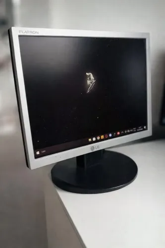 Monitor LG Flatron - Ótimo estado