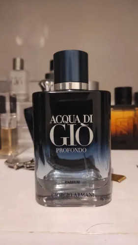 Frasco Acqua di Gio profondo parfum 