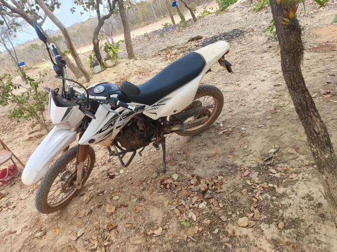Vende se uma moto 250