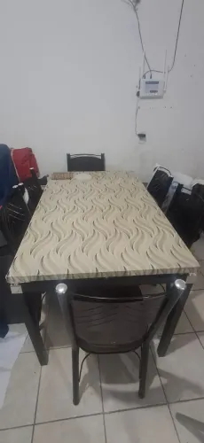 Mesa de Jantar com 6 Cadeira - Ótimo Estado