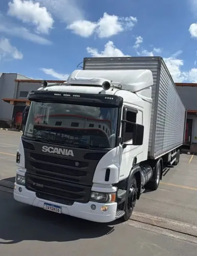 Vende-se Scania p360 2015 automática motor novo feito a 4 meses