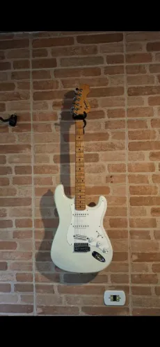 Guitarra Fender Squier