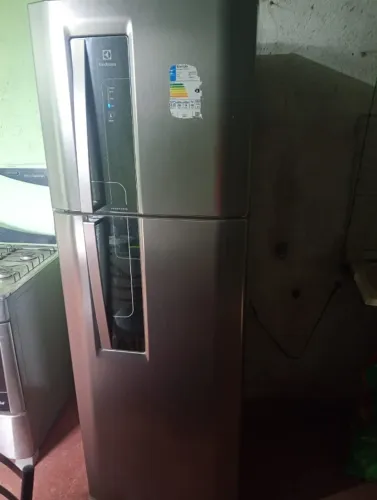 Geladeira Eletrolux Inox 382L