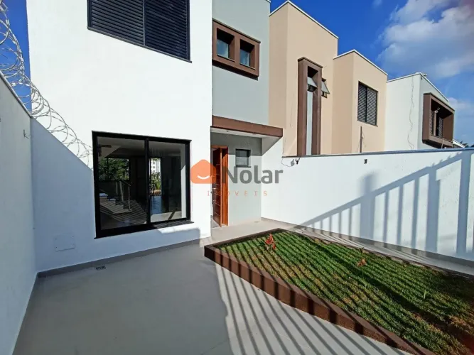 Casa Geminada de 3 quartos á venda no bairro Santa Amélia em Belo Horizonte MG