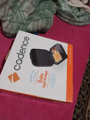Estou vendo uma sanduícheira, motivo eu comprei e não estou usando