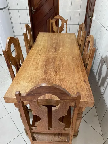Mesa de jantar madeira em Angelim ( 6 cadeiras )