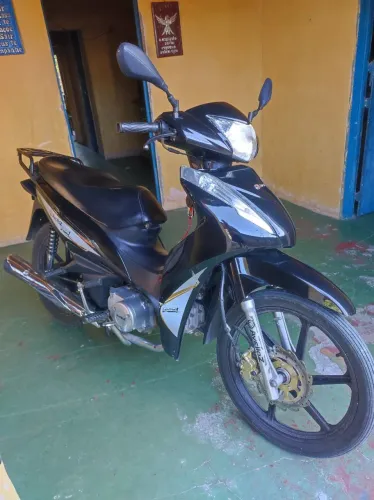 Moto Avelloz Az Preta Ano 2022