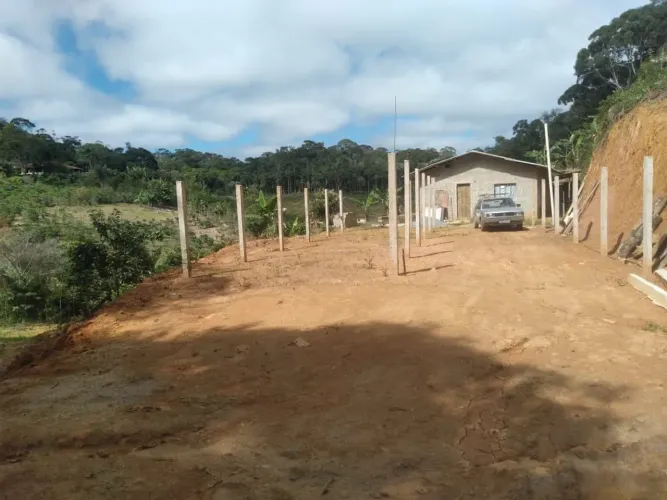 Sítio com casa e 2 mil pés de café 