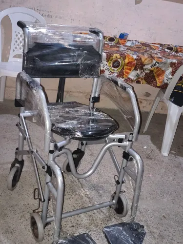 Cadeira de roda para banho