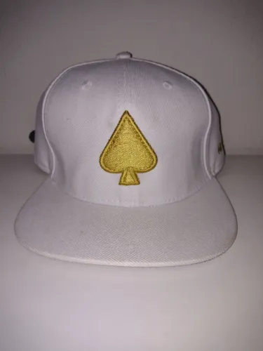 Boné MCD Golden core branco 97% poliéster 3% algodão