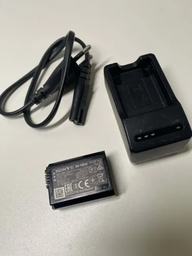 Carregador Original Sony BC-TRW + bateria NP-FW50