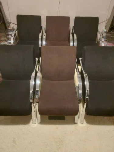 Poltronas com braço Inox nova avenda preço 300 a unidade.