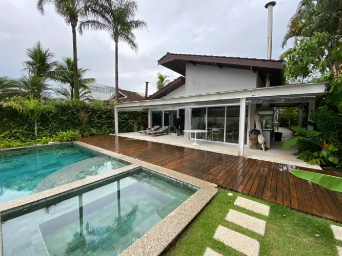 Casa Para Locação Anual na Baleia a 100 Metros da Praia em Condominio Fechado