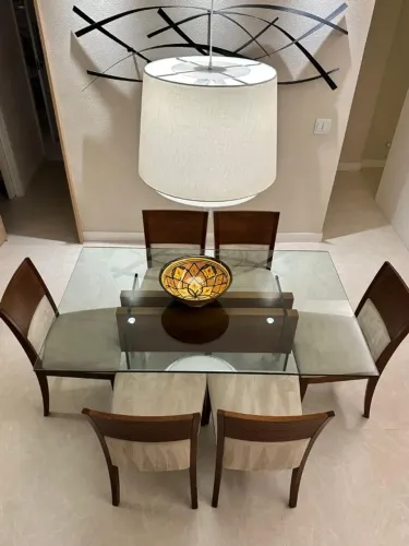 MESA DE JANTAR + 6 CADEIRAS CONFORTÁVEIS NOVÍSSIMAS