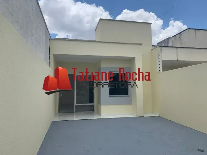 Vendo excelente casa em rua pública no bairro Conceição.