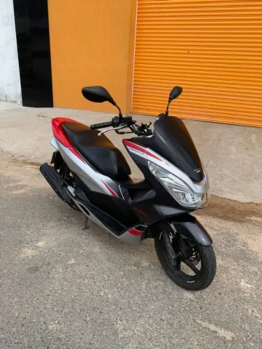Pcx 2018, bem conservada