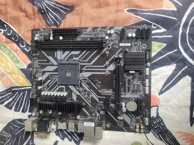 Gigabyte B450M S2H