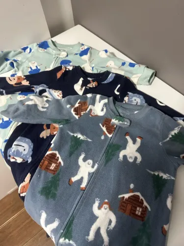 Kit 3 macacões carters fleece 12 meses ótimo para o frio