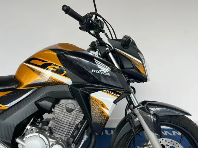 HONDA CB 250 TWISTER Oportunidade