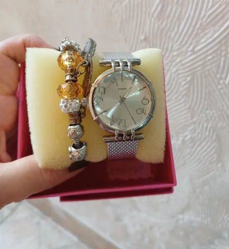 Relógio NOVO com pulseira pandora