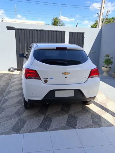 Chevrolet Onix Hatch LT 1.0 8V Flex Mec. 4P 2018