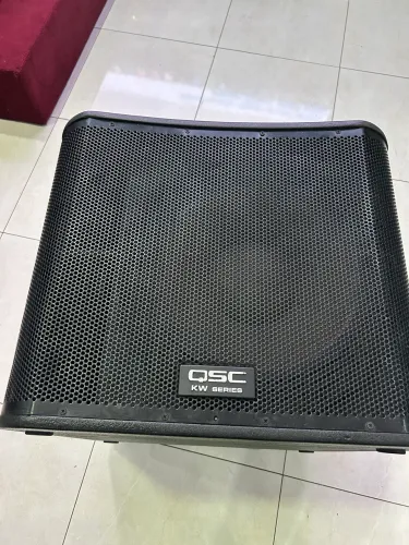 Par de sub grave Caixa Qsc kW 181