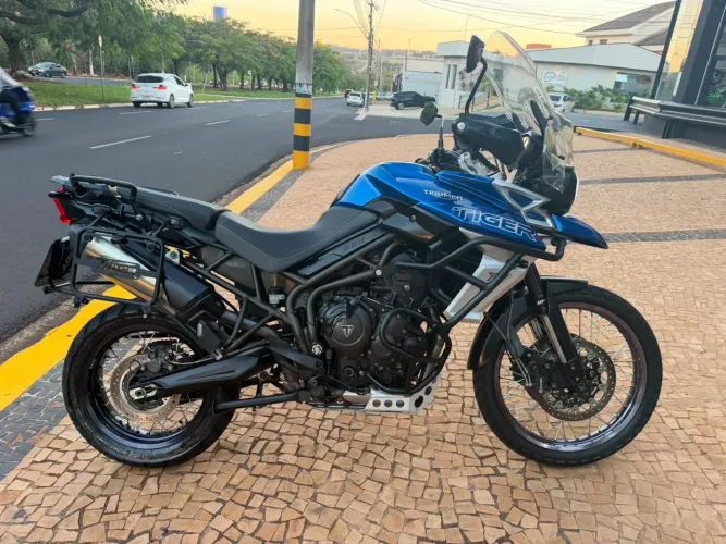 TRIUMPH TIGER 800 XCX