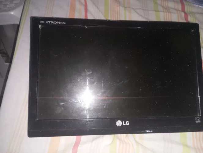 Monitor LG Flatron E1941 18,5" HDMI/VGA - Para Conserto ou Peças