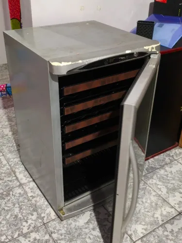 Adega Meltalfrio Cave 52 Garrafas