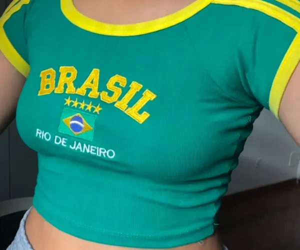 CROPPED BRASIL BORDADO E 100% ALGODÃO ESTILO BABYLOOK