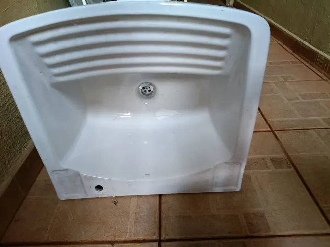 Vende se Tanque de lavar roupas marca Deca