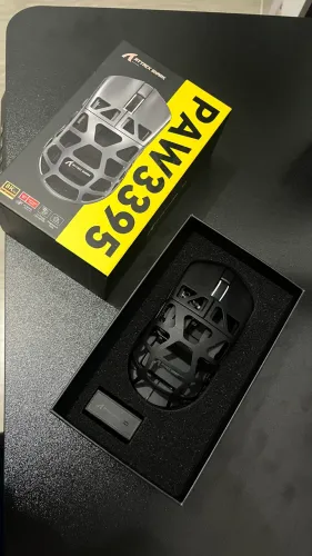 Mouse competitivo Attack shark R3 magnesio