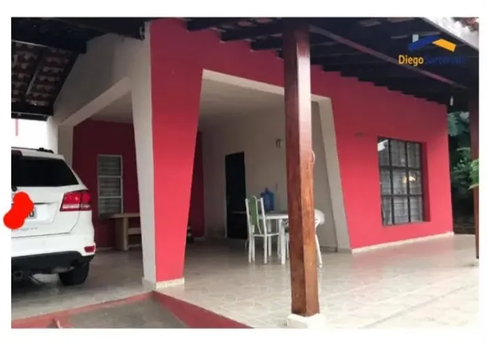 VENDO casa grande centro de Iperó 