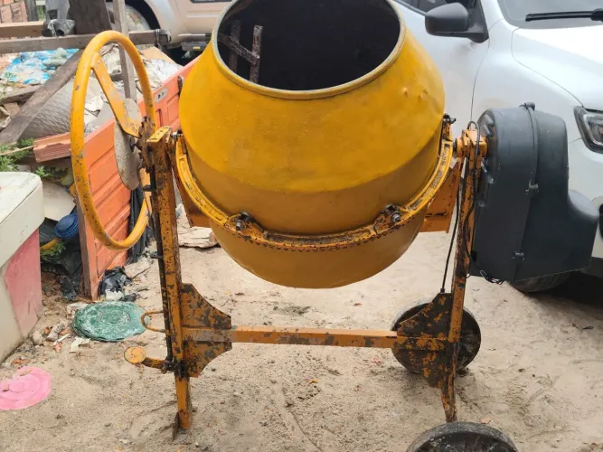 Betoneira 150L(meio traço) Menegotti Bivolt(110/220)