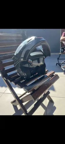 Capacete retrátil 