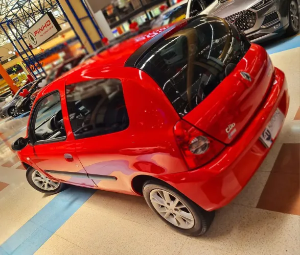 Renault Clio Hi-flex 1.0 16V 3P 2011