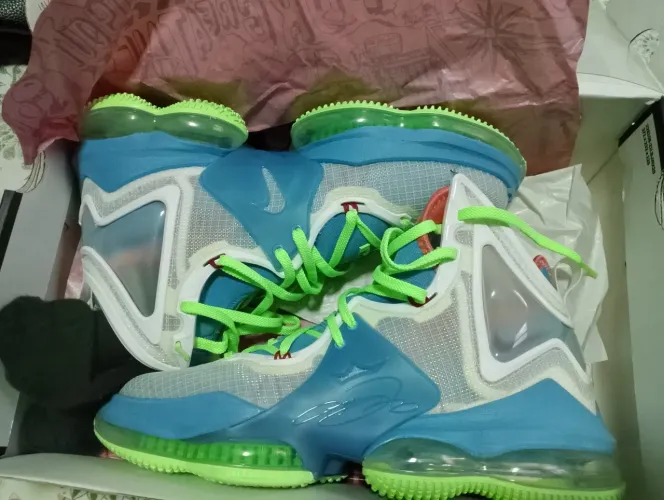 Tênis Lebron XIX