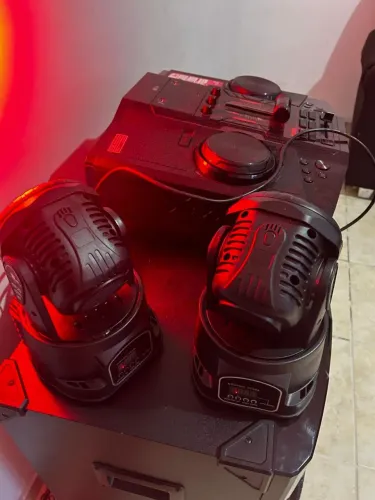 2 LUZES DE EFEITO GIRATÓRIAS - PARA FESTAS E EVENTOS