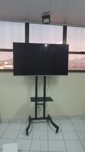 Suporte de pé para TV