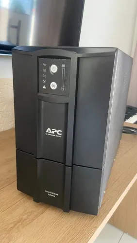 NOBREAK APC 2200 VA