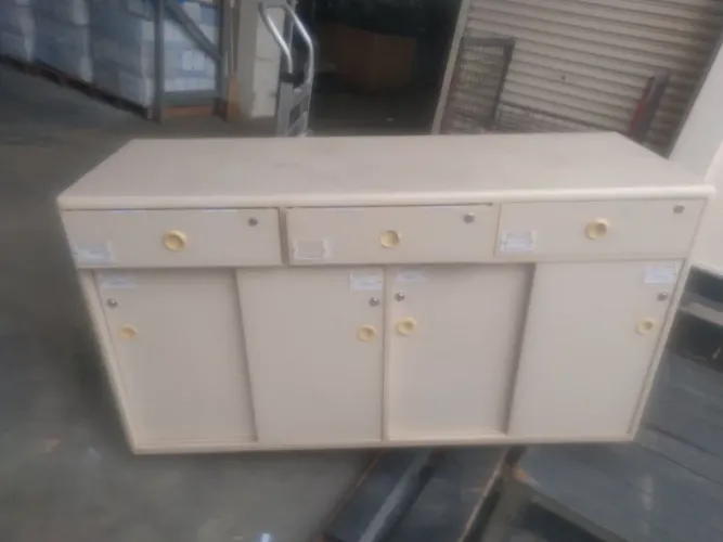 Vendo armário pra casa ou escritório super reforçado